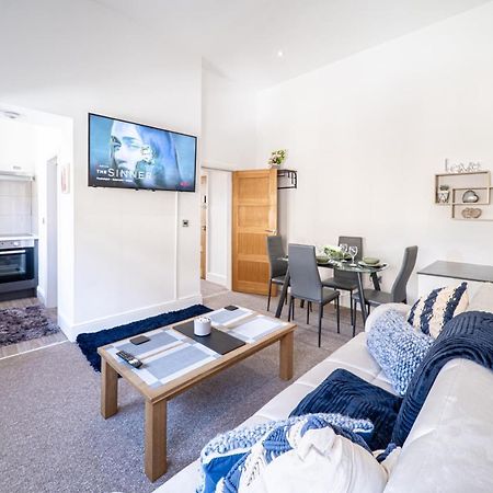 Cozy 1-Bedroom Apartment In The Heart Of Barnsley Town Centre Exterior foto