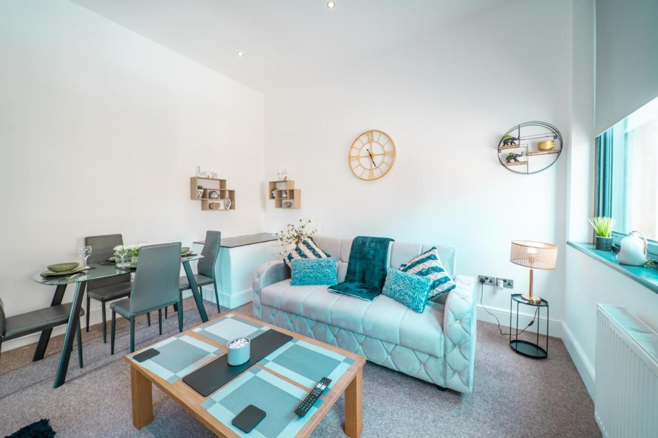 Cozy 1-Bedroom Apartment In The Heart Of Barnsley Town Centre Exterior foto