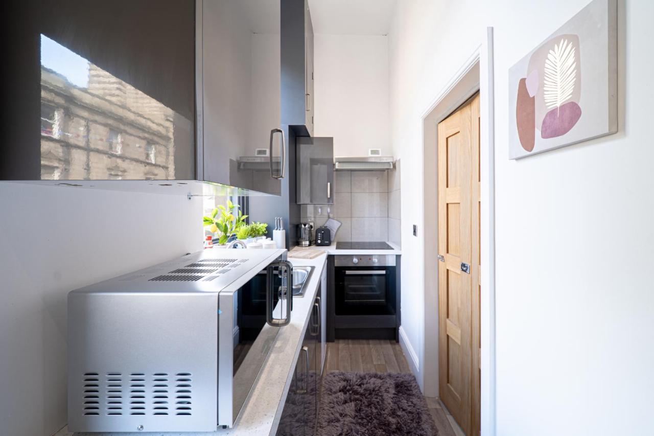 Cozy 1-Bedroom Apartment In The Heart Of Barnsley Town Centre Exterior foto
