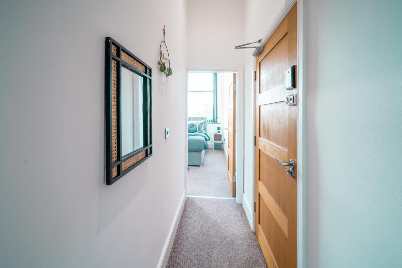 Cozy 1-Bedroom Apartment In The Heart Of Barnsley Town Centre Exterior foto