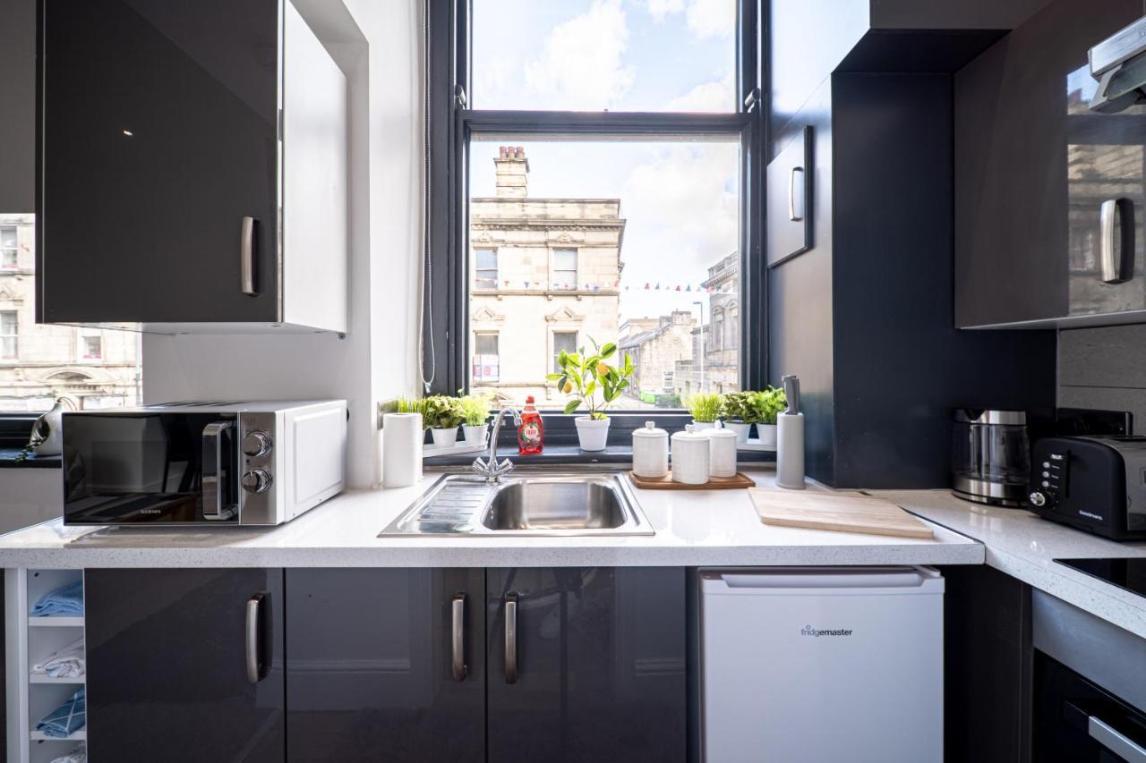 Cozy 1-Bedroom Apartment In The Heart Of Barnsley Town Centre Exterior foto