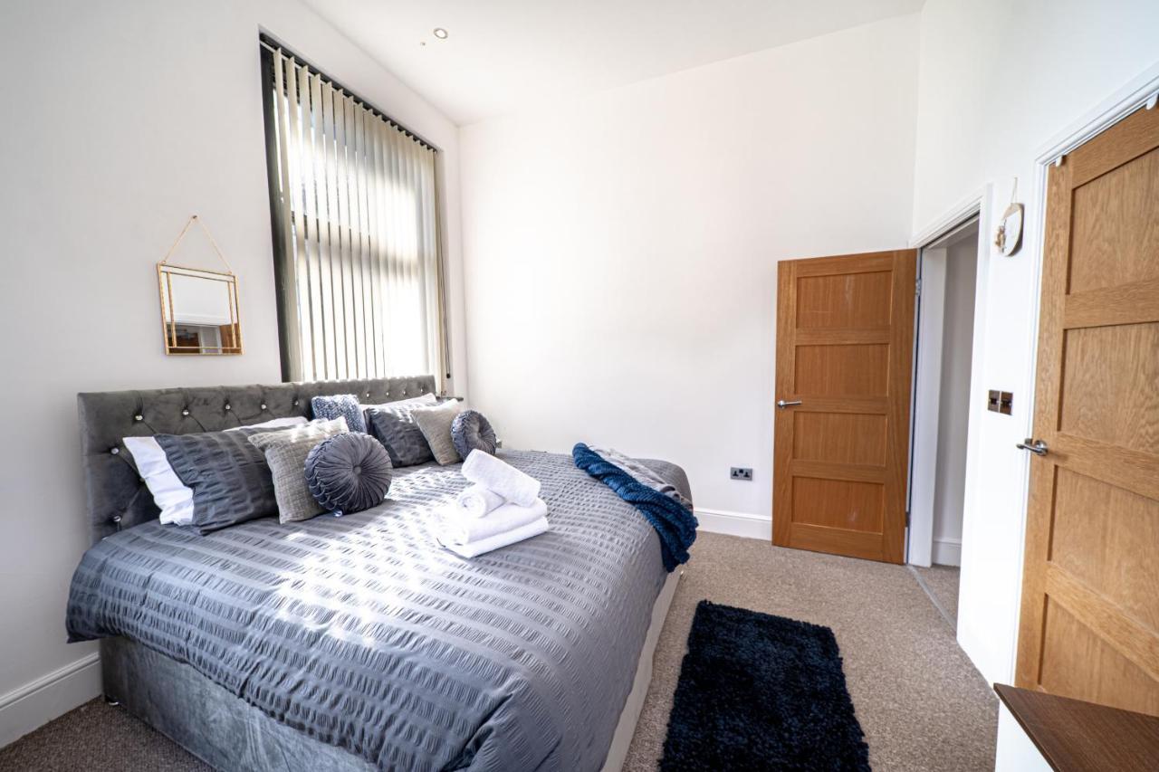 Cozy 1-Bedroom Apartment In The Heart Of Barnsley Town Centre Exterior foto