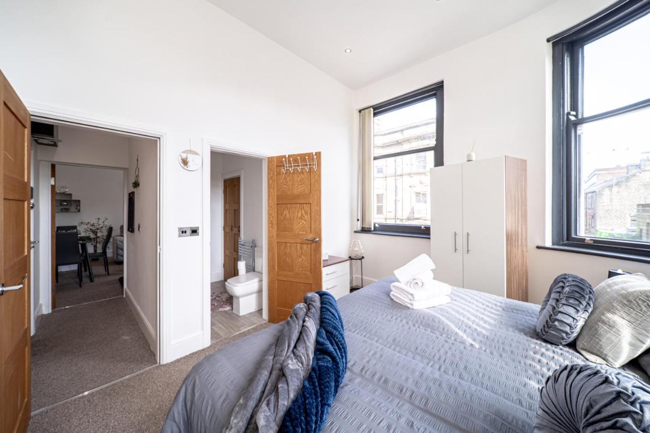 Cozy 1-Bedroom Apartment In The Heart Of Barnsley Town Centre Exterior foto