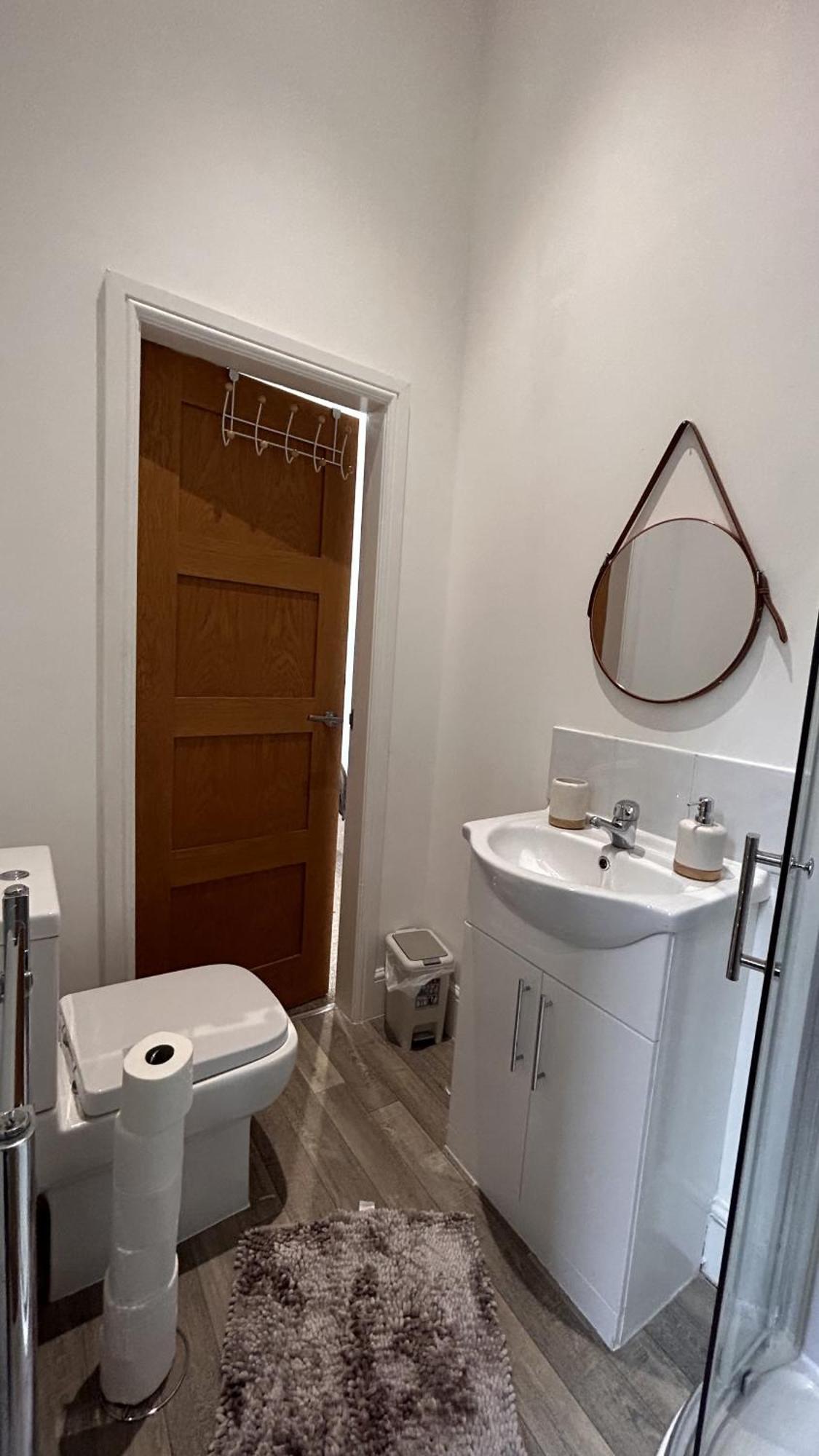 Cozy 1-Bedroom Apartment In The Heart Of Barnsley Town Centre Exterior foto