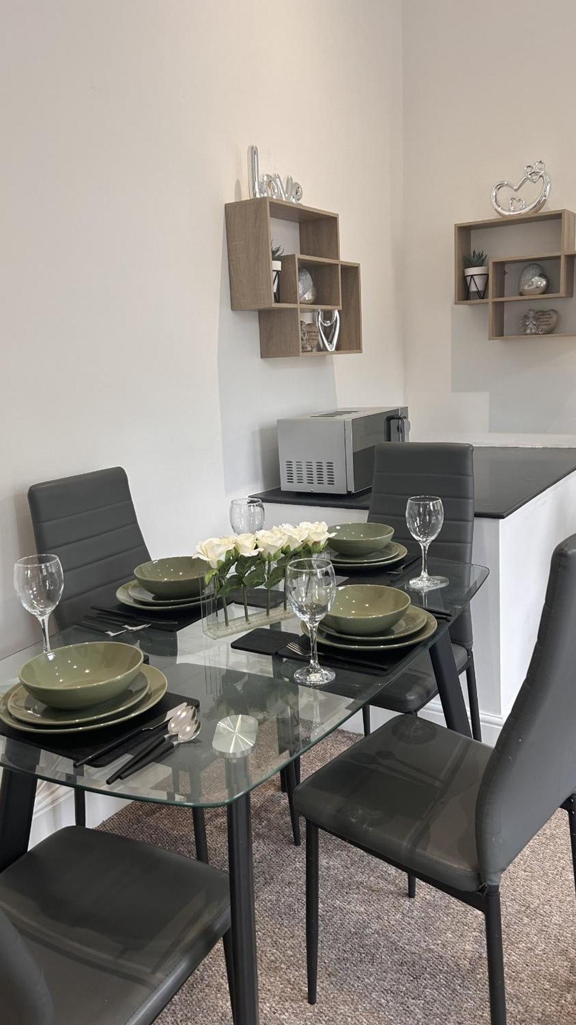 Cozy 1-Bedroom Apartment In The Heart Of Barnsley Town Centre Exterior foto